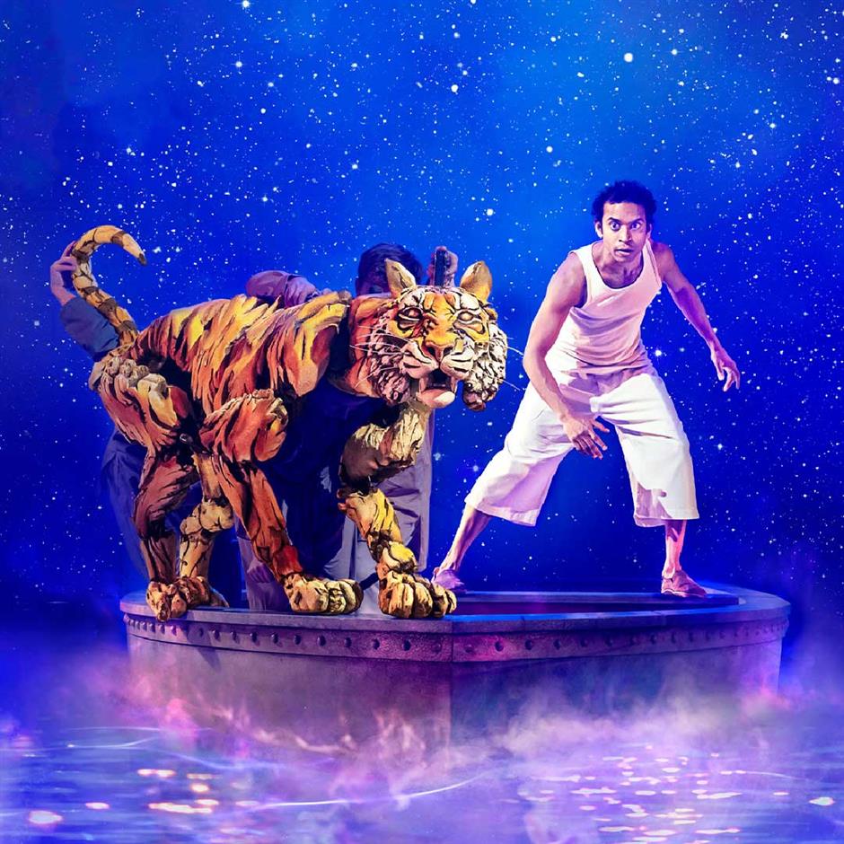 Nt live life of pi bathurst memorial entertainment centre